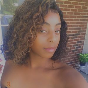 Meet your Posher, Charney